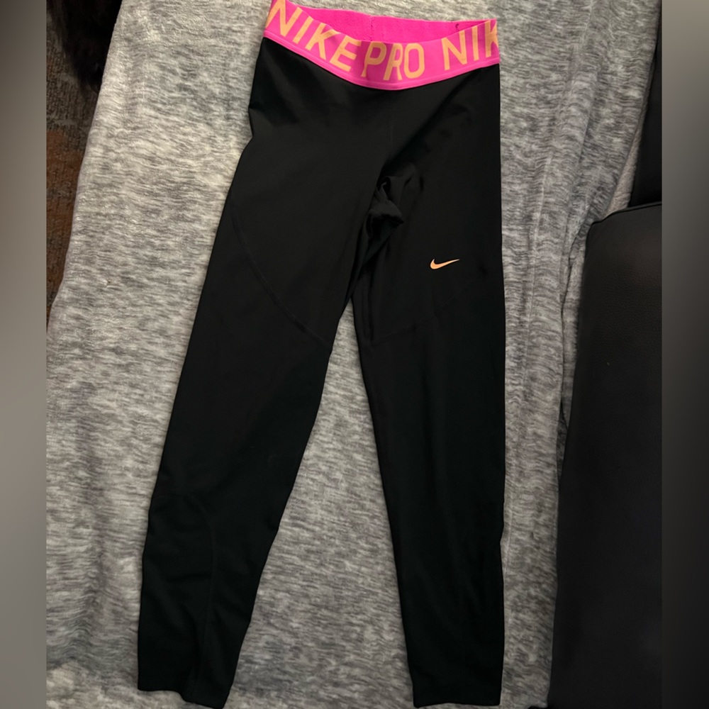 Nike pro capri leggings